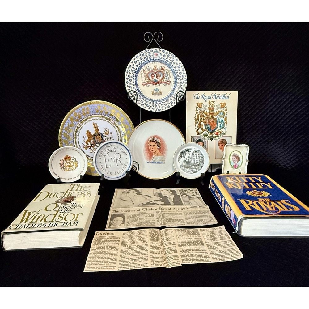 Royal Family Collectibles - 11 Items:Plates, Trinket Dishes,Books, C&D Betrothal - Picture 16 of 16